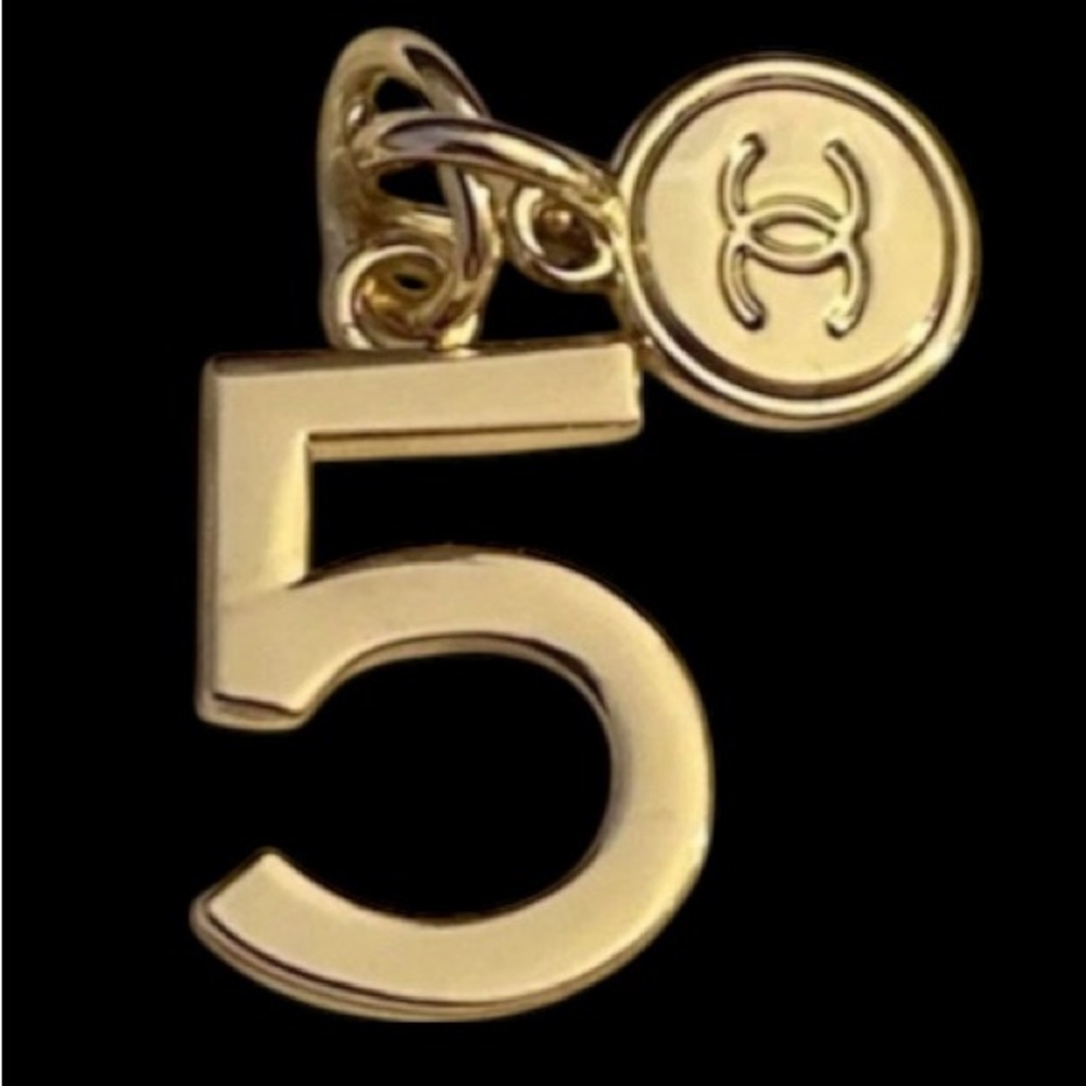 CHANEL 2022 Limited Edition Holiday Charm - Number 5